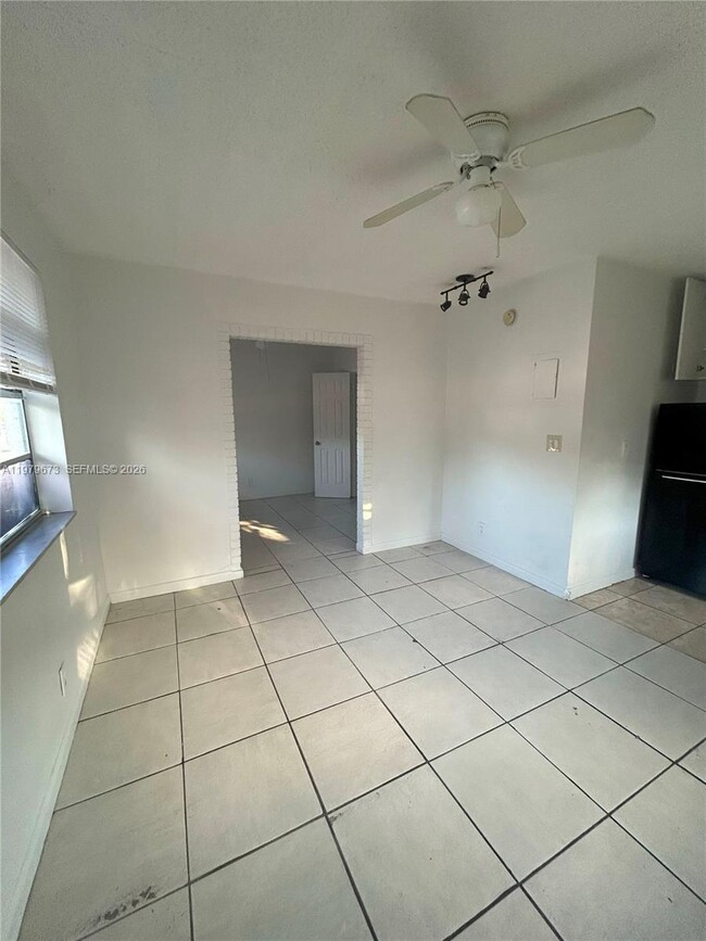 Foto del edificio - 1045 N Andrews Ave