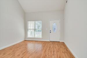 Building Photo - 2121 Reserve Ln