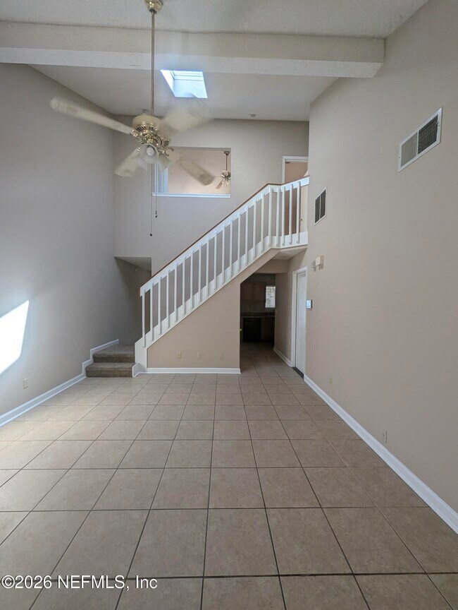 Foto del edificio - 8175 Dunbarton Ct
