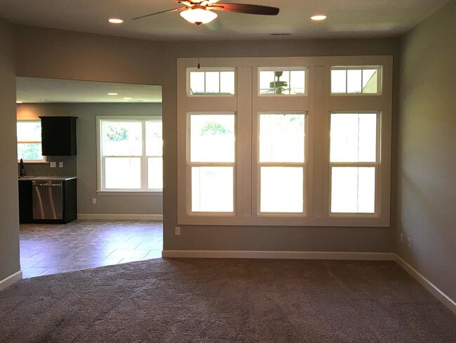 Foto del edificio - 2307 Longwood Dr