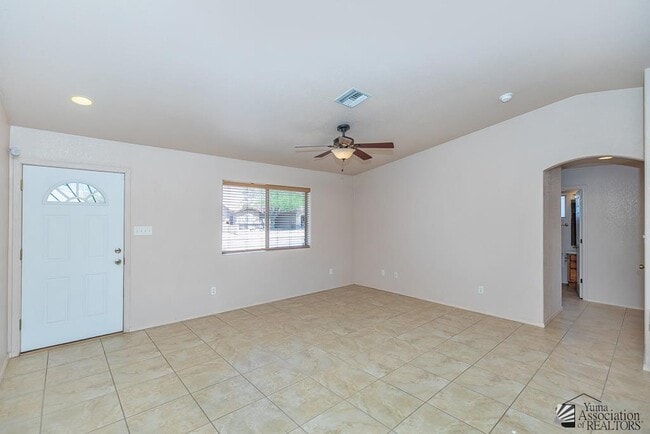 Foto del edificio - 11149 E 26th St