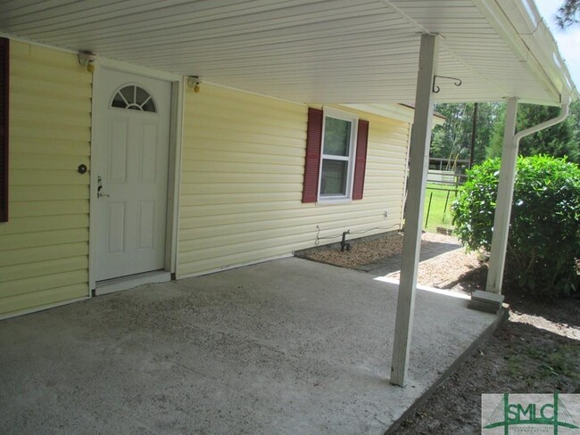 Building Photo - 127 Oak St