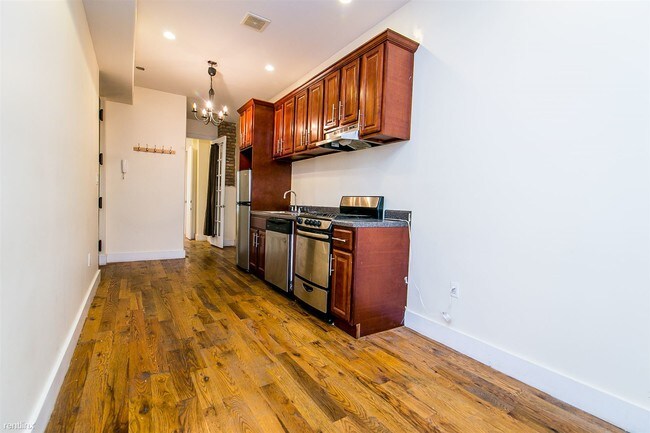 Building Photo - 2 br, 1 bath Apartment - 295 Maujer St