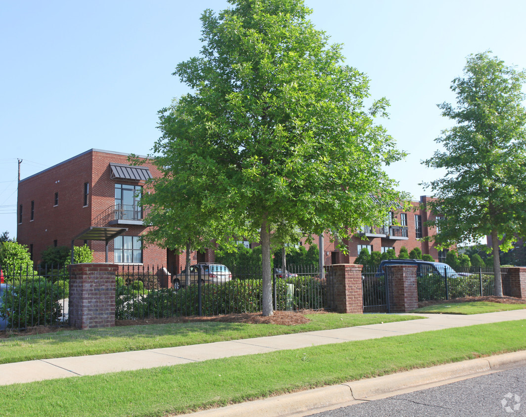 Building Photo - Seaboard Yard Townhomes