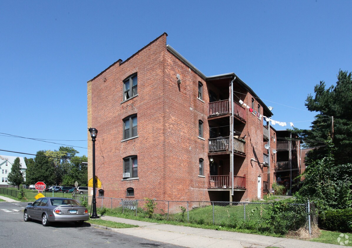 Building Photo - 123-125 Putnam St