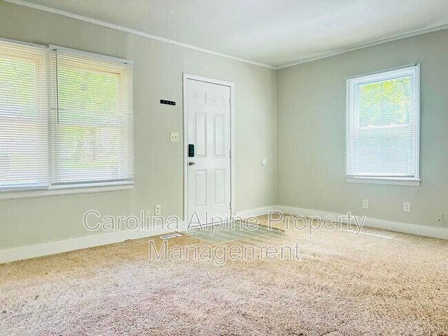 Foto del edificio - 1138 Browns Ave