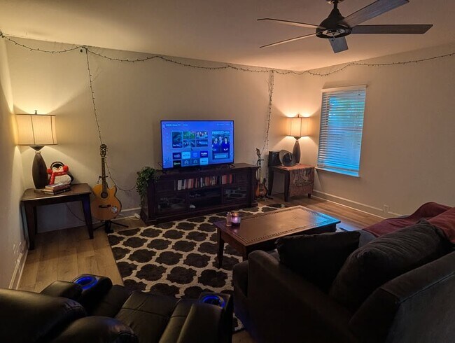 sala de estar 2 - 1306 Sunflower Ln