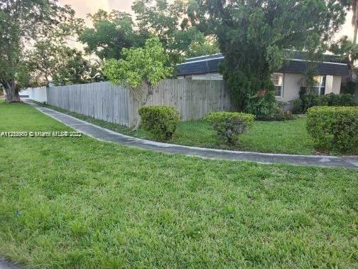 Foto del edificio - 6900 NW 82nd Ct