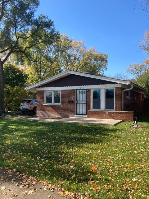 Primary Photo - 17306 Mahoney Pkwy