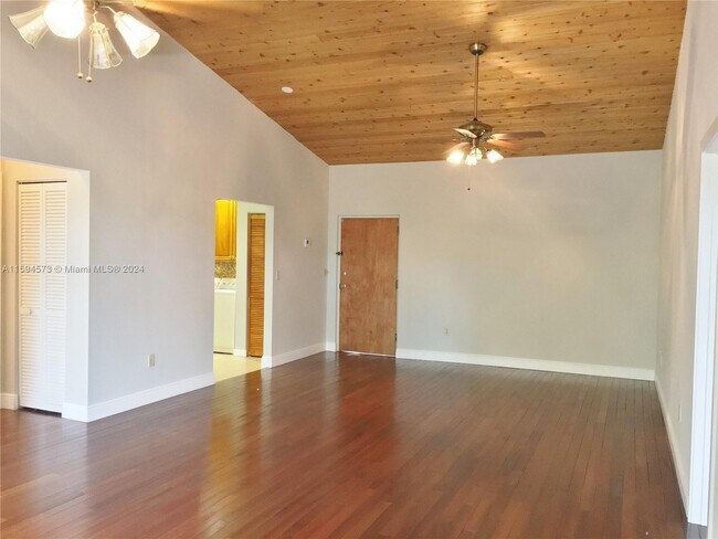 Building Photo - 55 Ocean Ln Dr