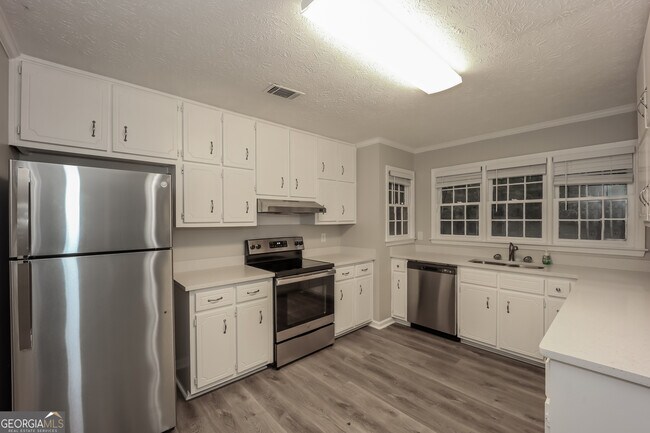 Building Photo - 100 Nandover Way