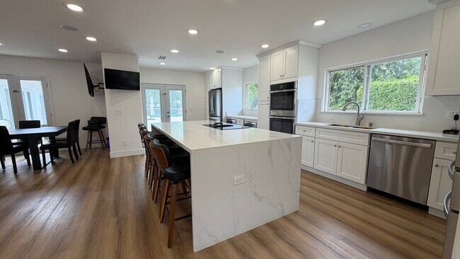 Foto del edificio - 5855 Shirley Ave