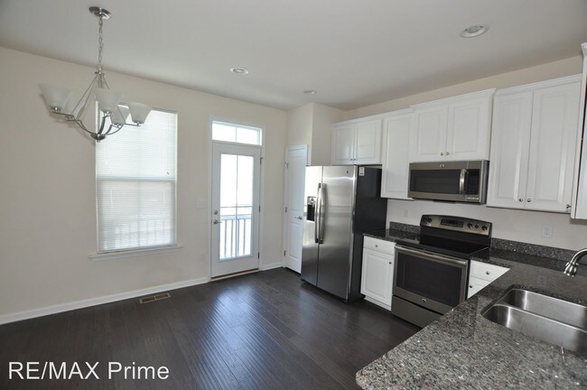 Building Photo - 2 br, 2.5 bath House - 573 Marc Smiley Rd