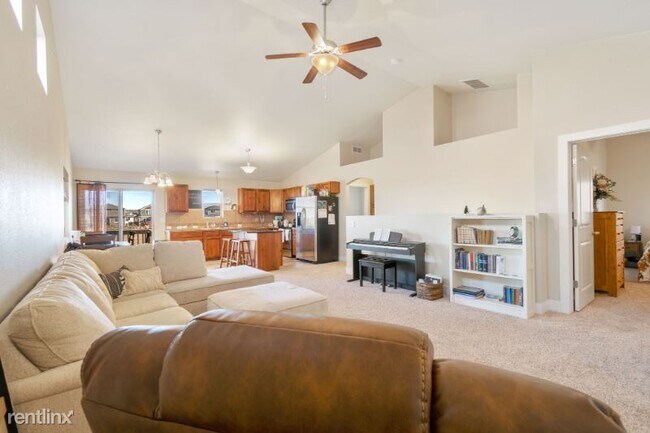 Building Photo - 3 br, 2 bath House - 4444 Radford Ave