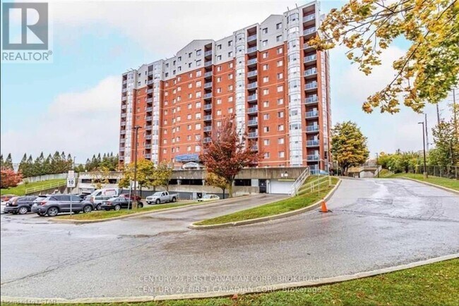 Building Photo - 30-930 Chapman Ct
