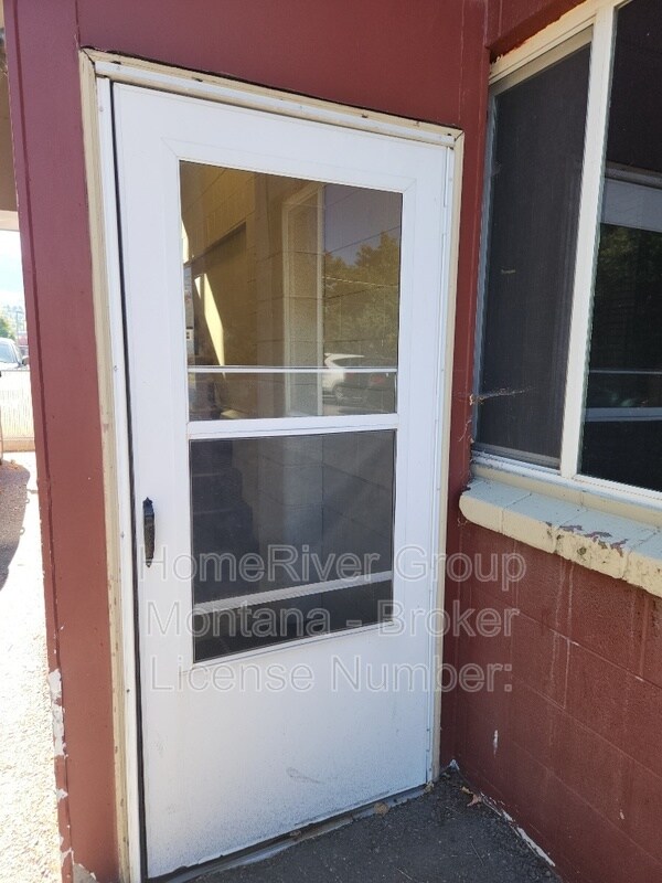 Foto del edificio - 100 South Ave E