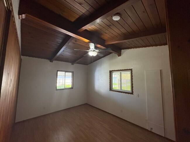 Building Photo - 4302