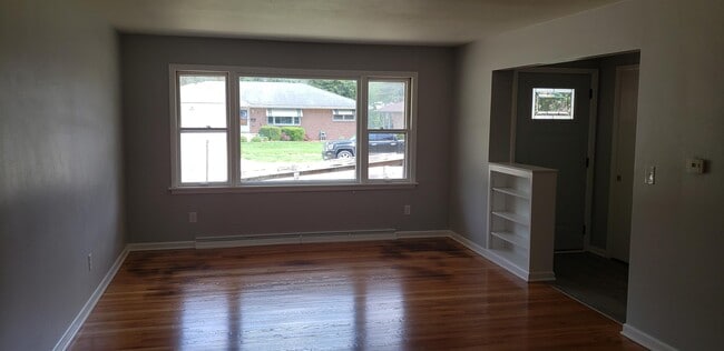 Building Photo - 3424 Schalck Dr
