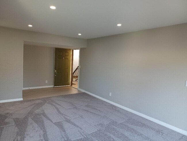 looking at front door - 1440 Lambert W Rd