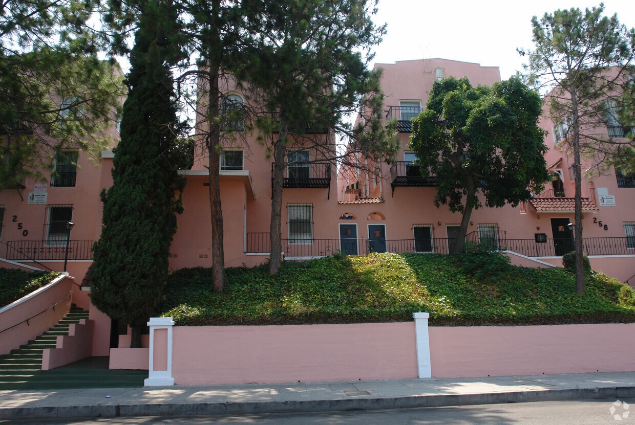 Building Photo - 250 S Coronado St