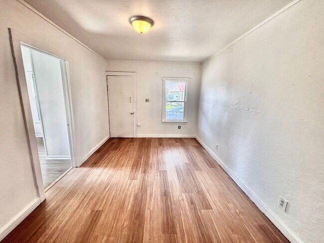Foto del edificio - AFFORDABLE DUPLEX IN RAYNE!