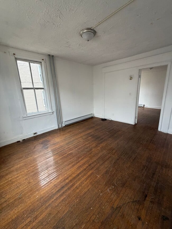 Building Photo - 49 S Front St