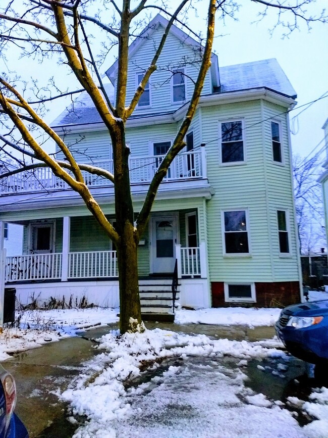 Building Photo - 42 Holyoke Rd