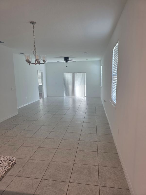 Foto del edificio - 2587 Avalon Pk Blvd