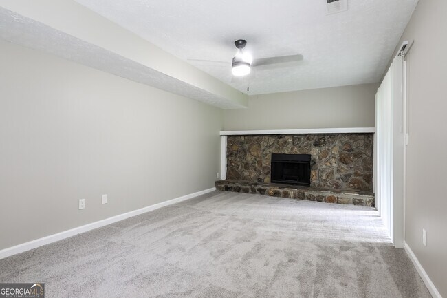 Foto del edificio - 6620 Connell Rd