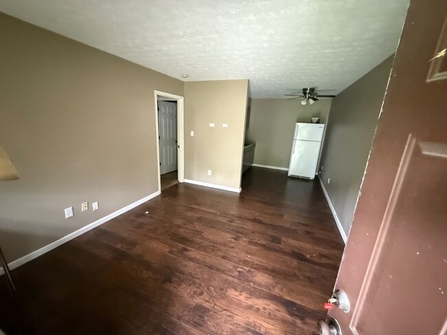 Photo - 116 W Zupan St House