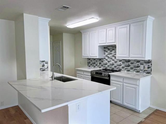 Building Photo - 1810 Oak Hl Dr