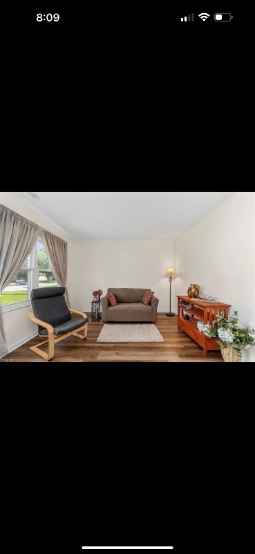 Foto del edificio - 817 Crepe Myrtle Ln