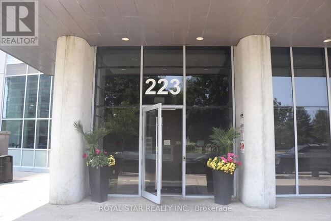 Building Photo - 223 Webb Dr