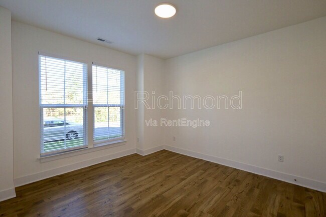 Foto del edificio - 15325 Sunray Wy