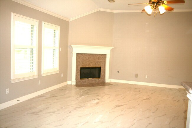 Building Photo - 302 Friends Knoll Ln