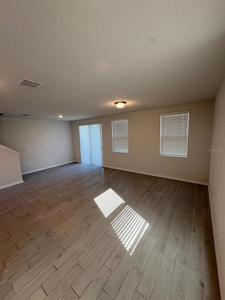 Foto del edificio - 2065 Milkweed St