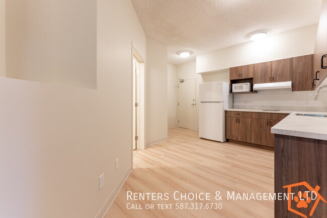 Photo du bâtiment - 2 Bedroom Senior Living in The Edwards