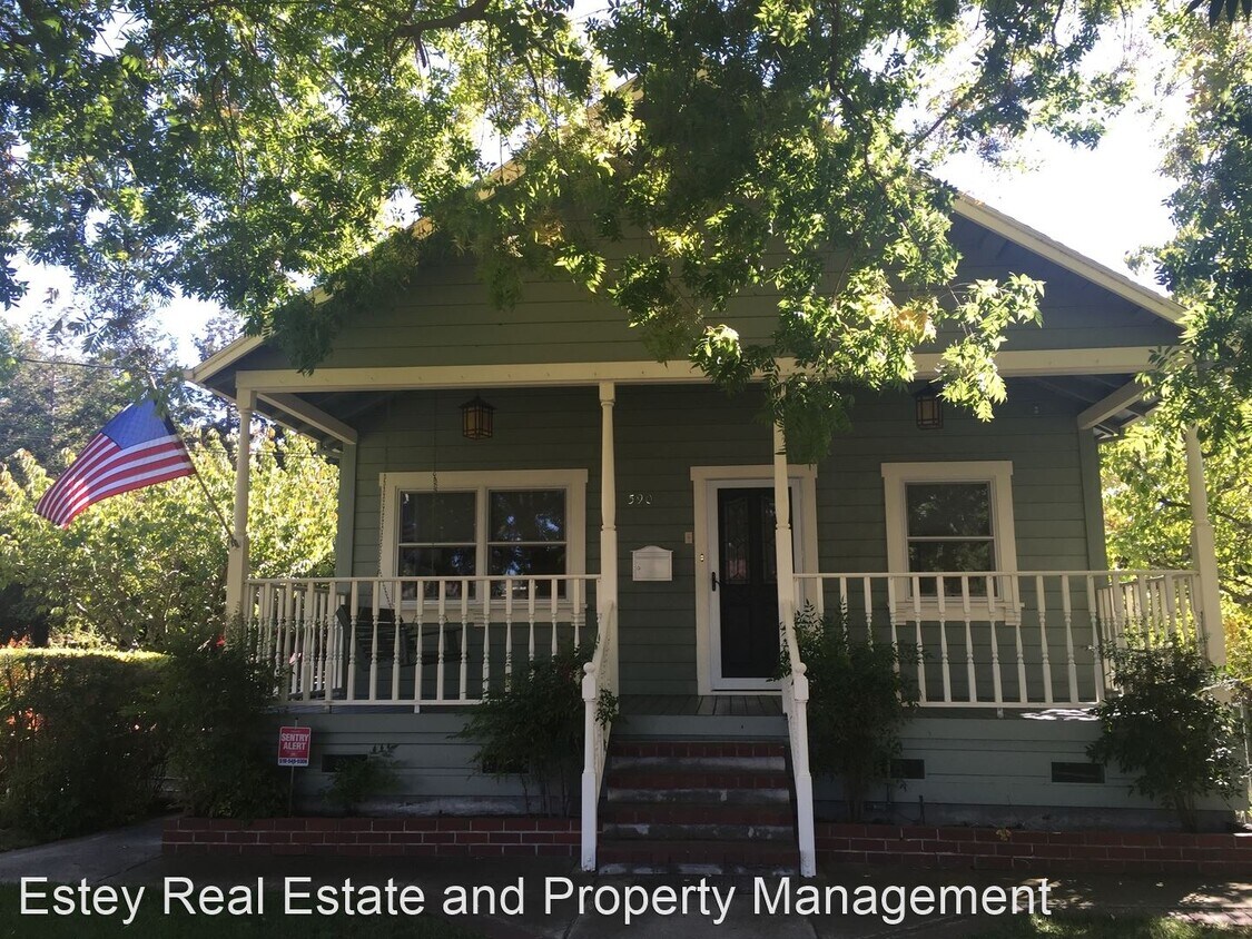 Primary Photo - 3 br, 2 bath House - 590 East J Street