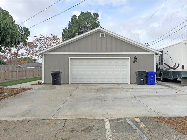 Building Photo - 207 Sierra Pl