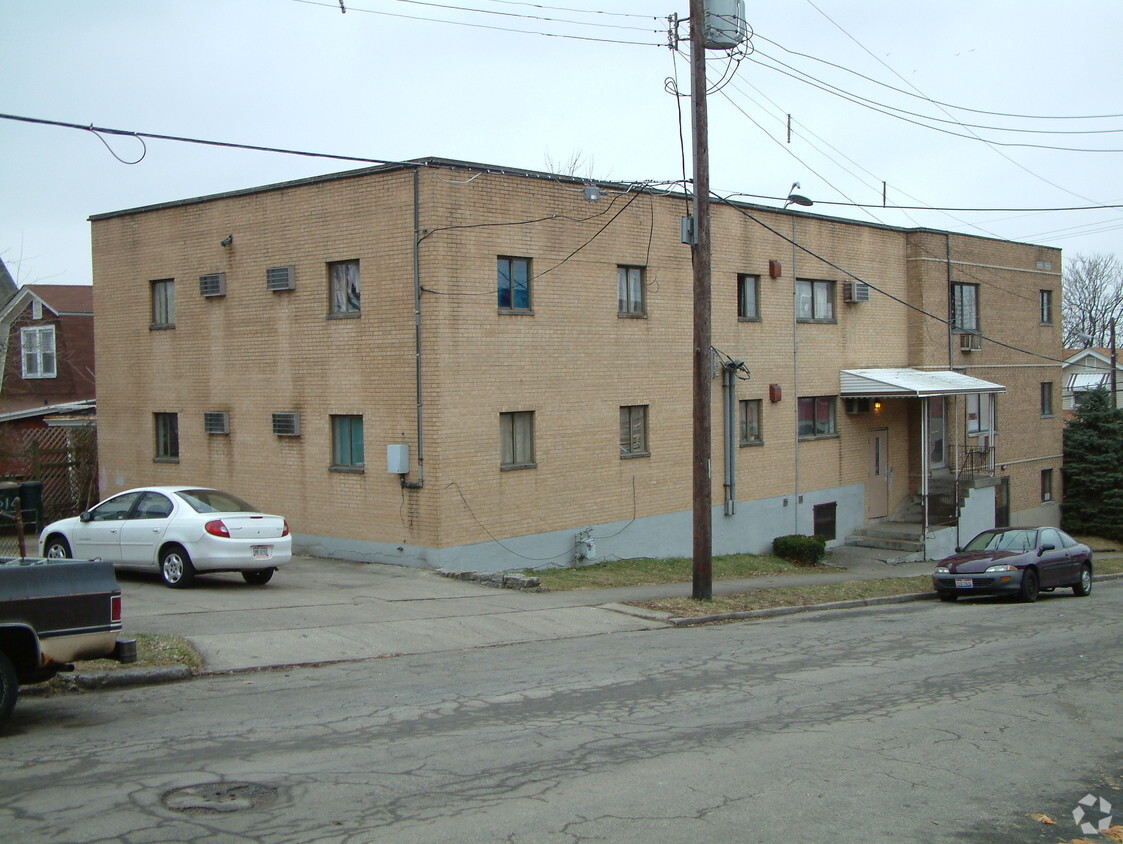 Building Photo - 5146 Carthage Ave