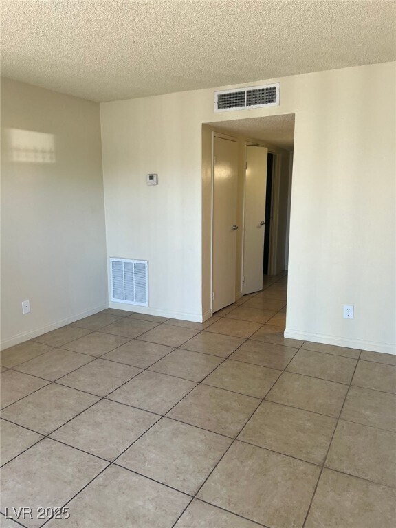Foto del edificio - 1388 E Desert Inn Rd