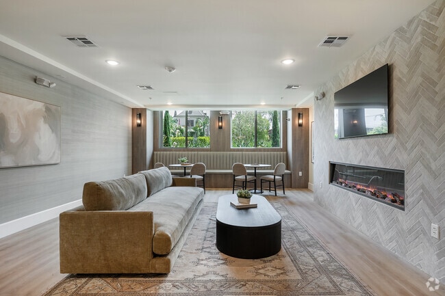 Building Photo - Paseo Living