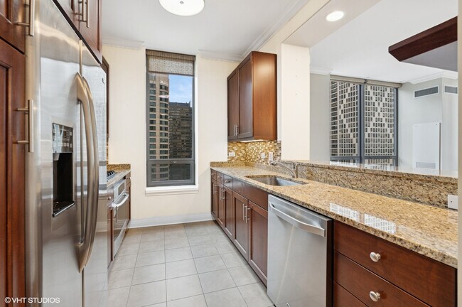 Foto del edificio - 600 N Lake Shore Dr