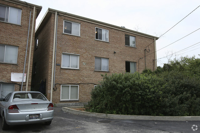 Building Photo - 8280-8290 Roosevelt Rd