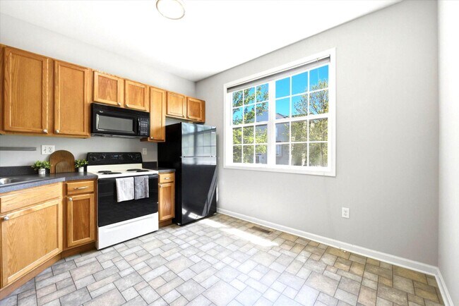 Foto del edificio - 248 Roosevelt Ave