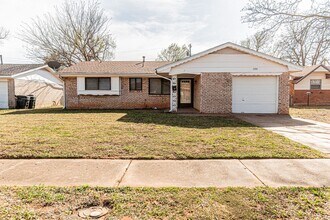 Building Photo - 3300 Chetwood Dr
