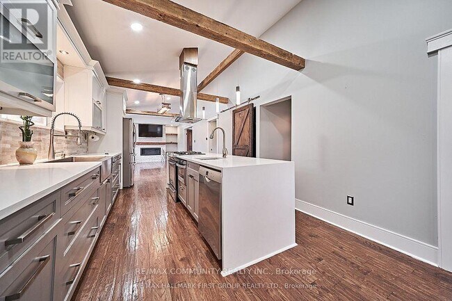 Photo du bâtiment - 2170 Thornton Rd N