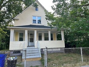 Building Photo - 2021 W 93rd St