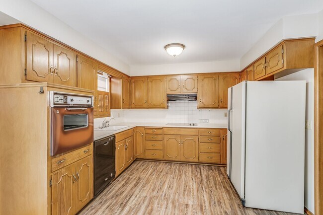 Foto del edificio - Spacious 3 bedroom 2 bath Duplex