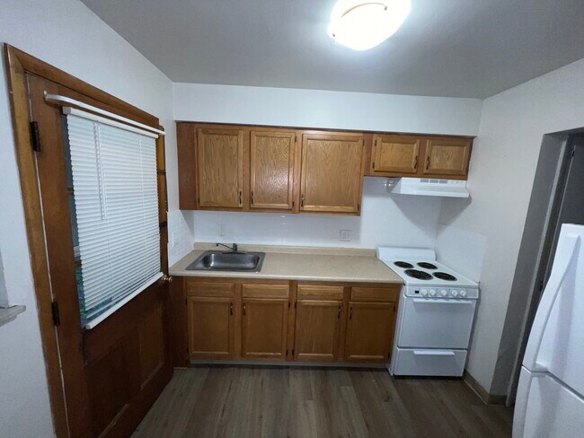 Foto del edificio - 1390 Forest Glen Dr